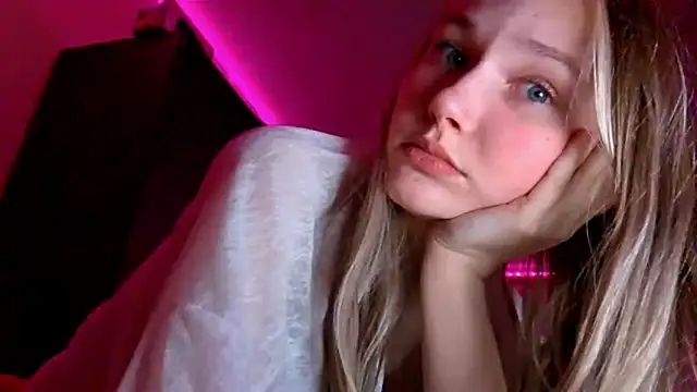 KarinRobertson's cam snapshot