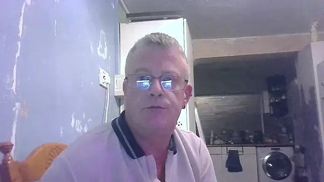 hefin18's cam snapshot