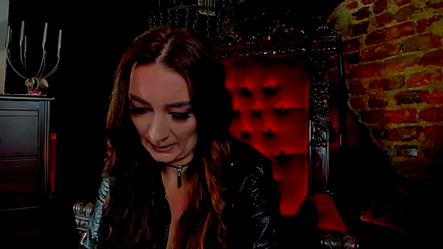 FinDomMya's cam snapshot