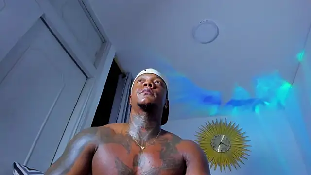 ronnie_7777 live sex cam