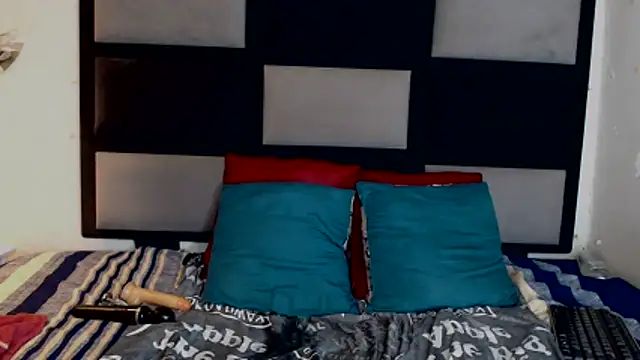 Freaky-boobs's cam snapshot