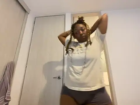 ChocolateCakeQueen's cam snapshot