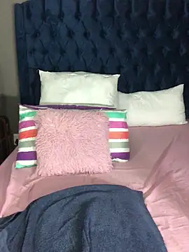 SultryBusty's cam snapshot