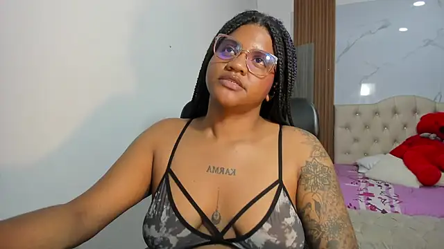 ZahraRose's cam snapshot