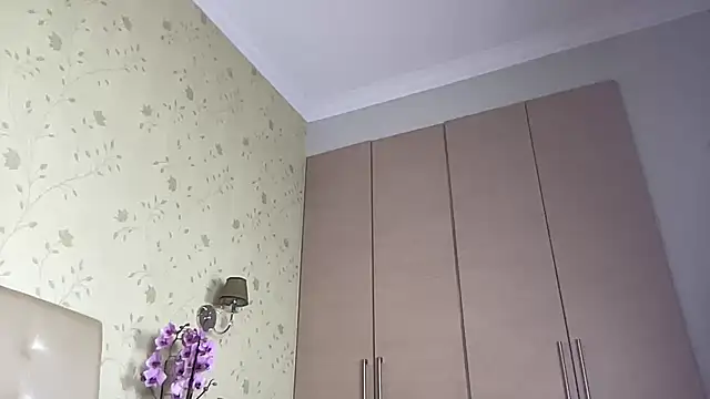 HOTLadyluna's cam snapshot