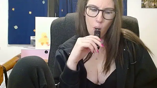 Peachy-BabeXX's cam snapshot