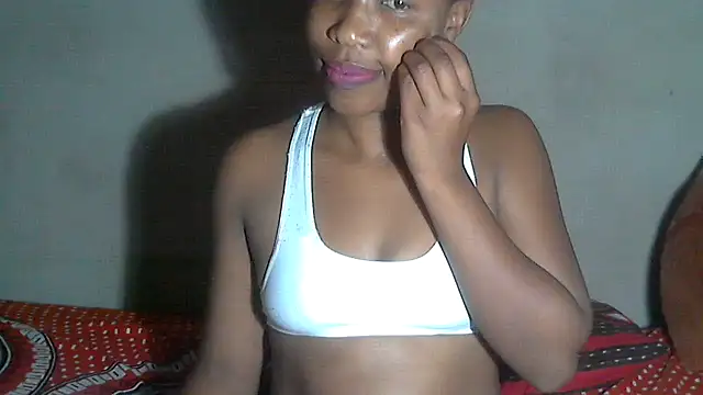 AdorableAfricanStar69's cam snapshot