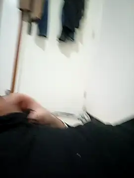 Joyyboy1995 live sex cam