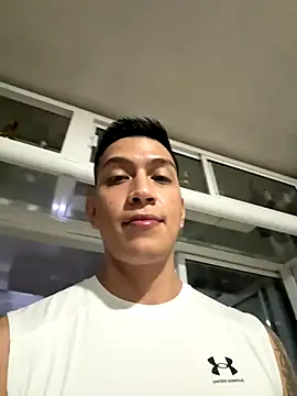 OliverWest04 live sex cam