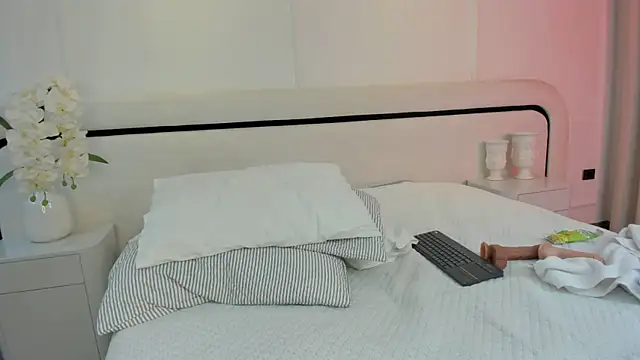 MaddyMay_ live sex cam