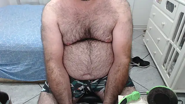 MysterBearMG live sex cam