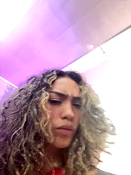 MaddyBelucci's cam snapshot