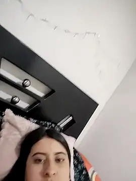 mialorents's cam snapshot