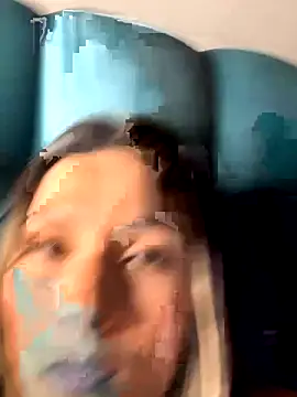 Cami_Leon2's cam snapshot