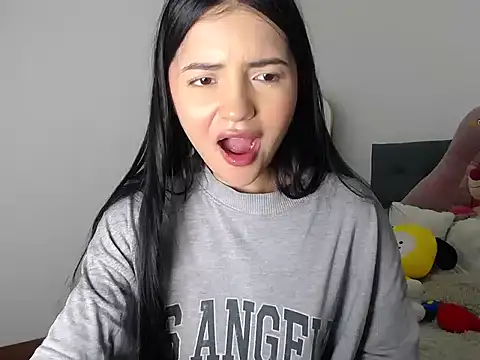 EmiilyCherry's cam snapshot