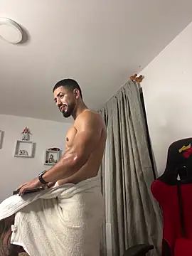 Ezzio_Scolaro live sex cam
