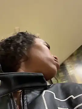 MarieLeon's cam snapshot