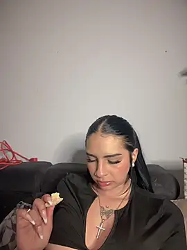 Hilary_pinkk's cam snapshot