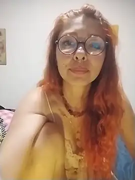 EmilyyRed's cam snapshot