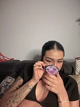 Hilary_pinkk's cam snapshot