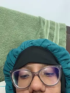 Curly_lily live sex cam