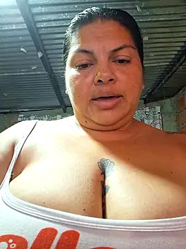 chubby_sexy_big_tits's cam snapshot