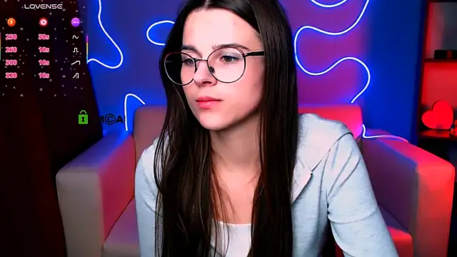 berry_alma's cam snapshot