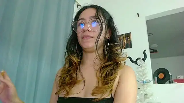 Maam_Ine's cam snapshot