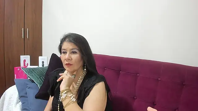 kiraGeiner's cam snapshot