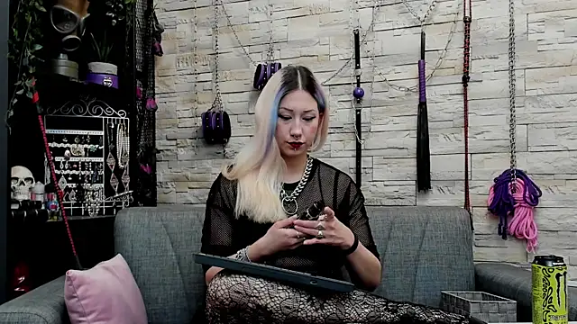 CruelMistress's cam snapshot