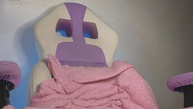 Alahia7demon's cam snapshot