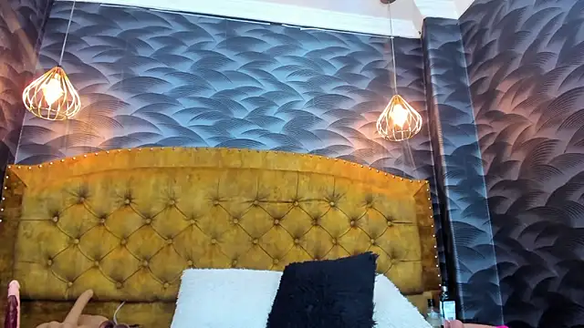 NahomiFireSex's cam snapshot