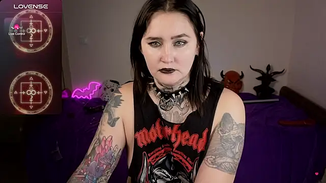 Emmybrightj_'s cam snapshot