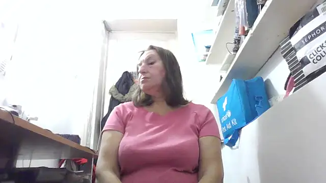 AnnaLive570's cam snapshot