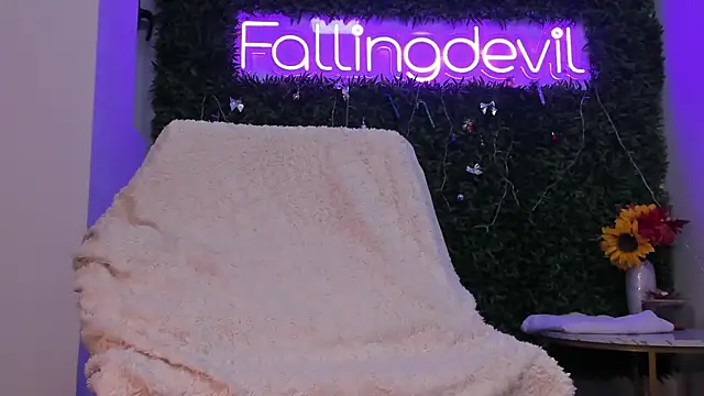 realhotfallingdevil's cam snapshot