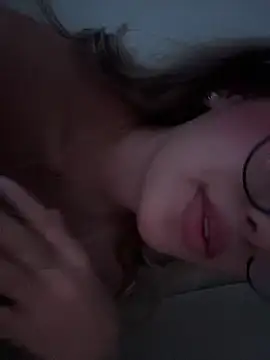 saliha_pinky_'s cam snapshot