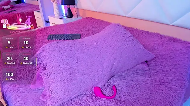 veronica_hill_'s cam snapshot