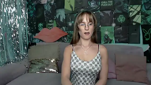 AlishaKellyi's cam snapshot