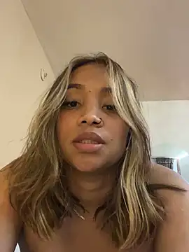 AriVelvet's cam snapshot