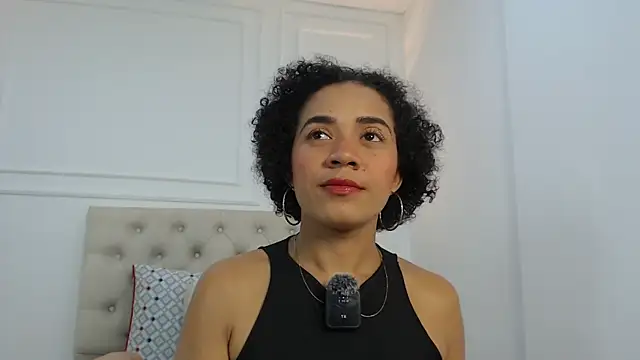 charlotte_dante212's cam snapshot