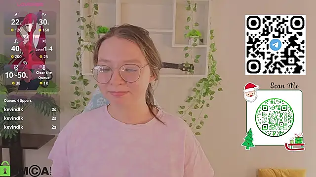 Nuura_Moore's cam snapshot