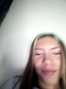 Sweetprouble_17's cam snapshot