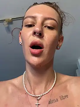 MonicaNotLewinsky's cam snapshot