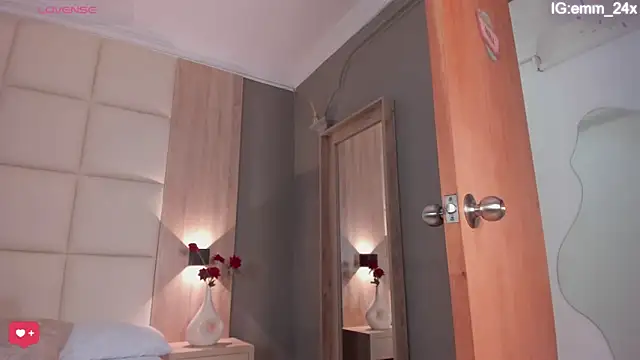 emma_fhox's cam snapshot