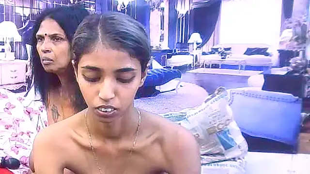 IndianSexySlender live sex cam