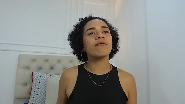 charlotte_dante212's cam snapshot