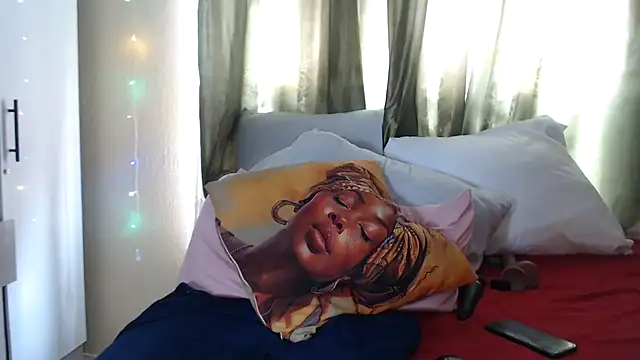 Foxybrownxx1's cam snapshot