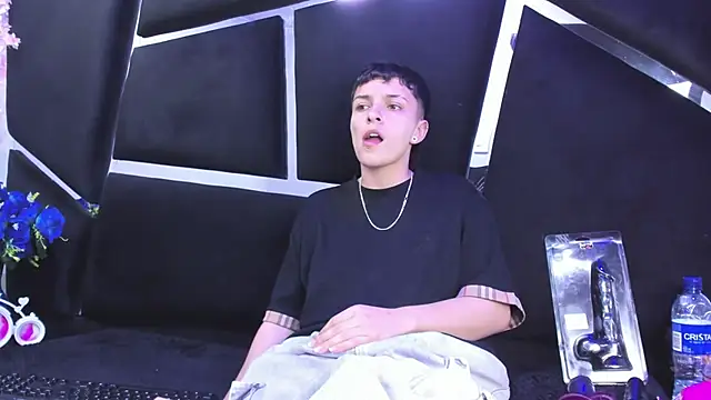 Megan_Thompson_'s cam snapshot