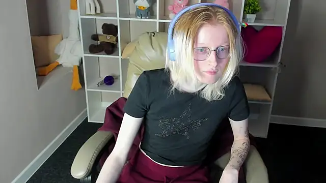 ElizabethHarpper's cam snapshot