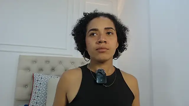 charlotte_dante212's cam snapshot